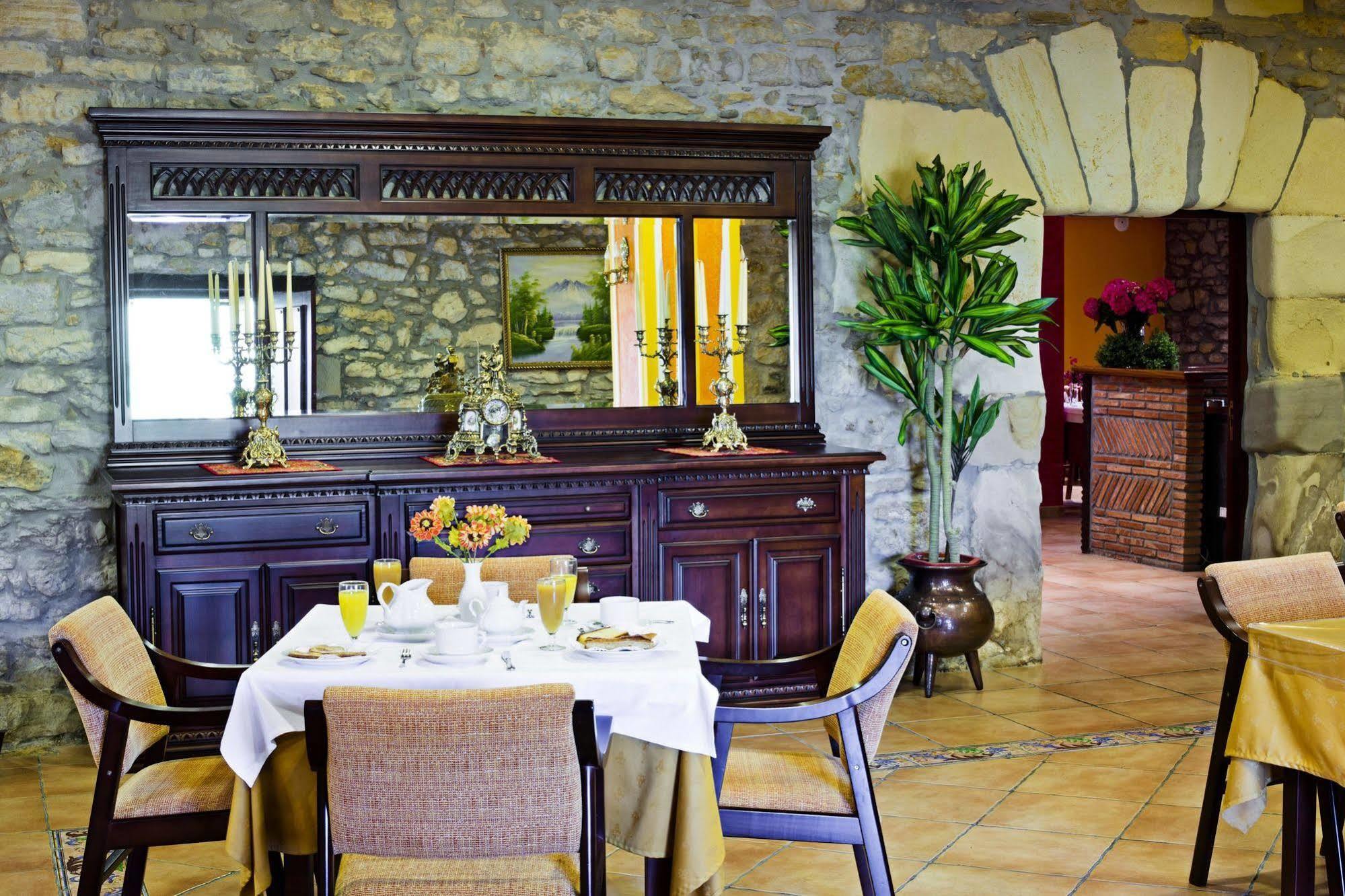 Hotel Casona Caballeros 4*